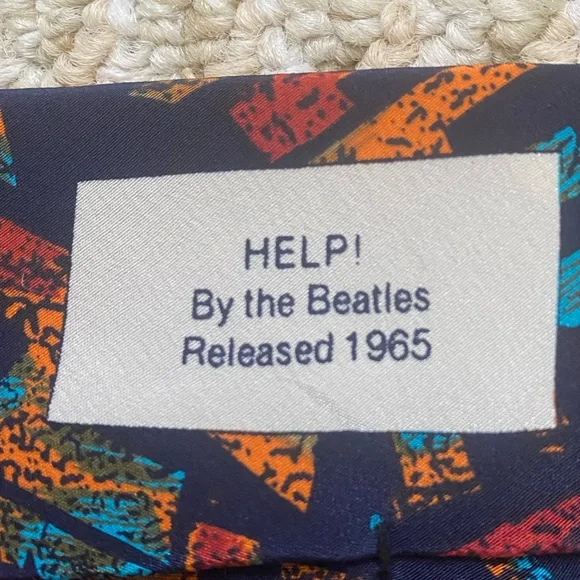 THE BEATLES | Vintage HELP 100% Silk Print Tie - Picture 5 of 8